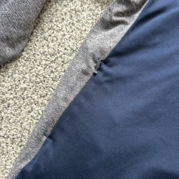 NY Yankees Athletic Shirt - Picture 3 of 6